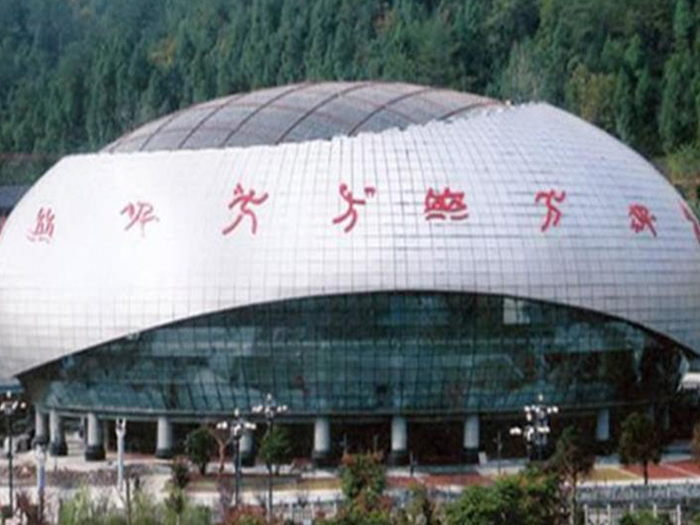 大理体育中心球形网架加工安装